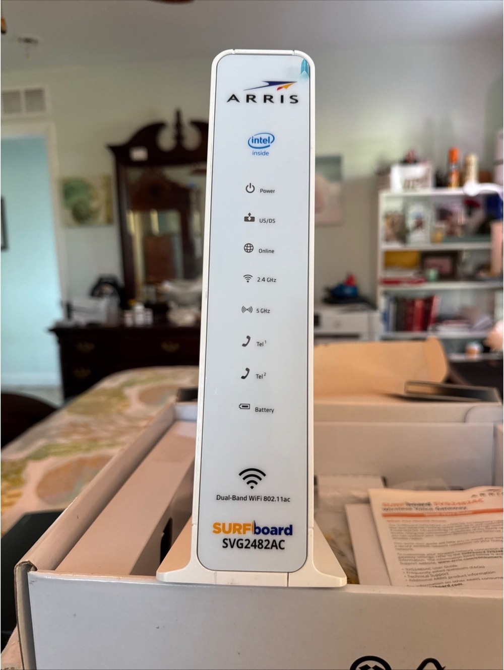 ARRIS SURFboard SVG2482AC Dual Band WiFi 802.11ac Cable Modem Router Gateway